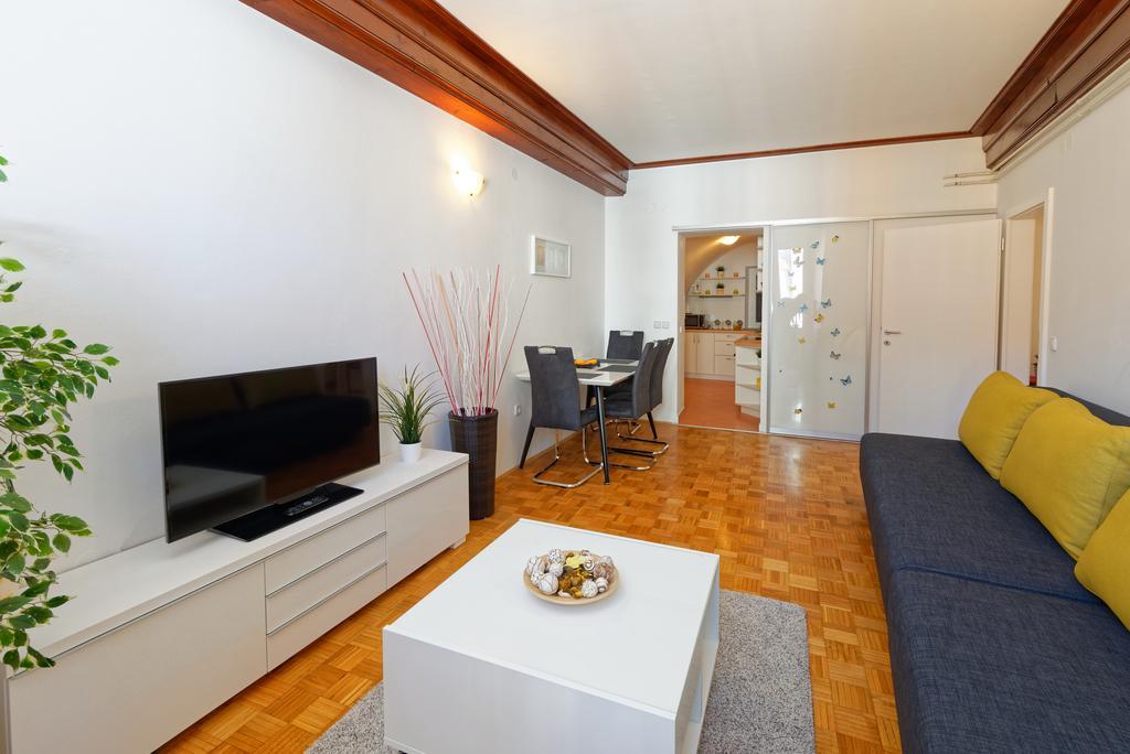 Apartment Center